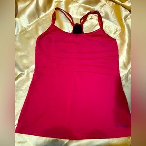 Oakley workout tank top racer back. Size M. EUC. Color Fuschia/cherry pink.